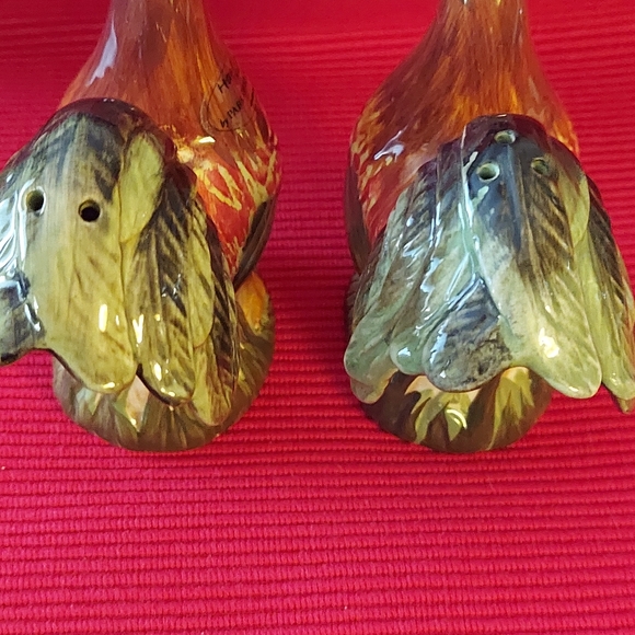 Ceramic Rooster Salt and Pepper Shakers - Picture 10 of 10